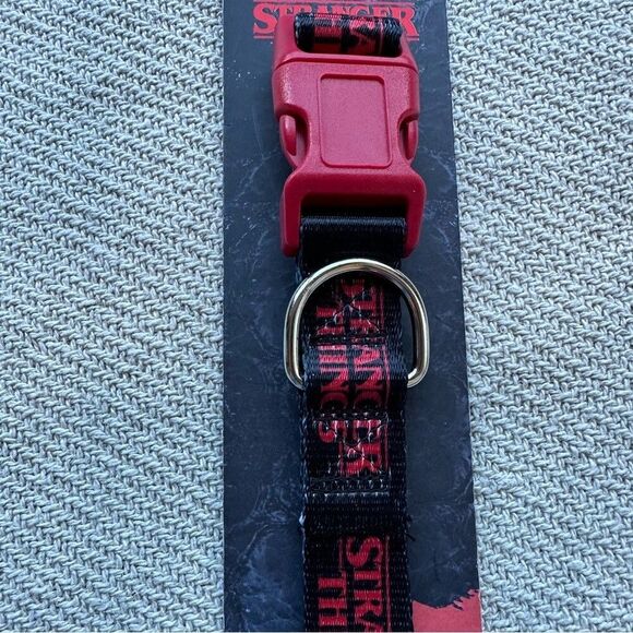 STRANGER THINGS Dog Collar Size Large NWT Gift Black Puppy Netflix Adjustable - Picture 4 of 5